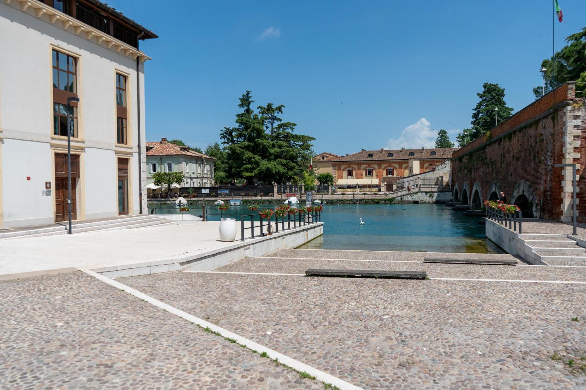 Bed & Breakfast C House Peschiera del Garda
