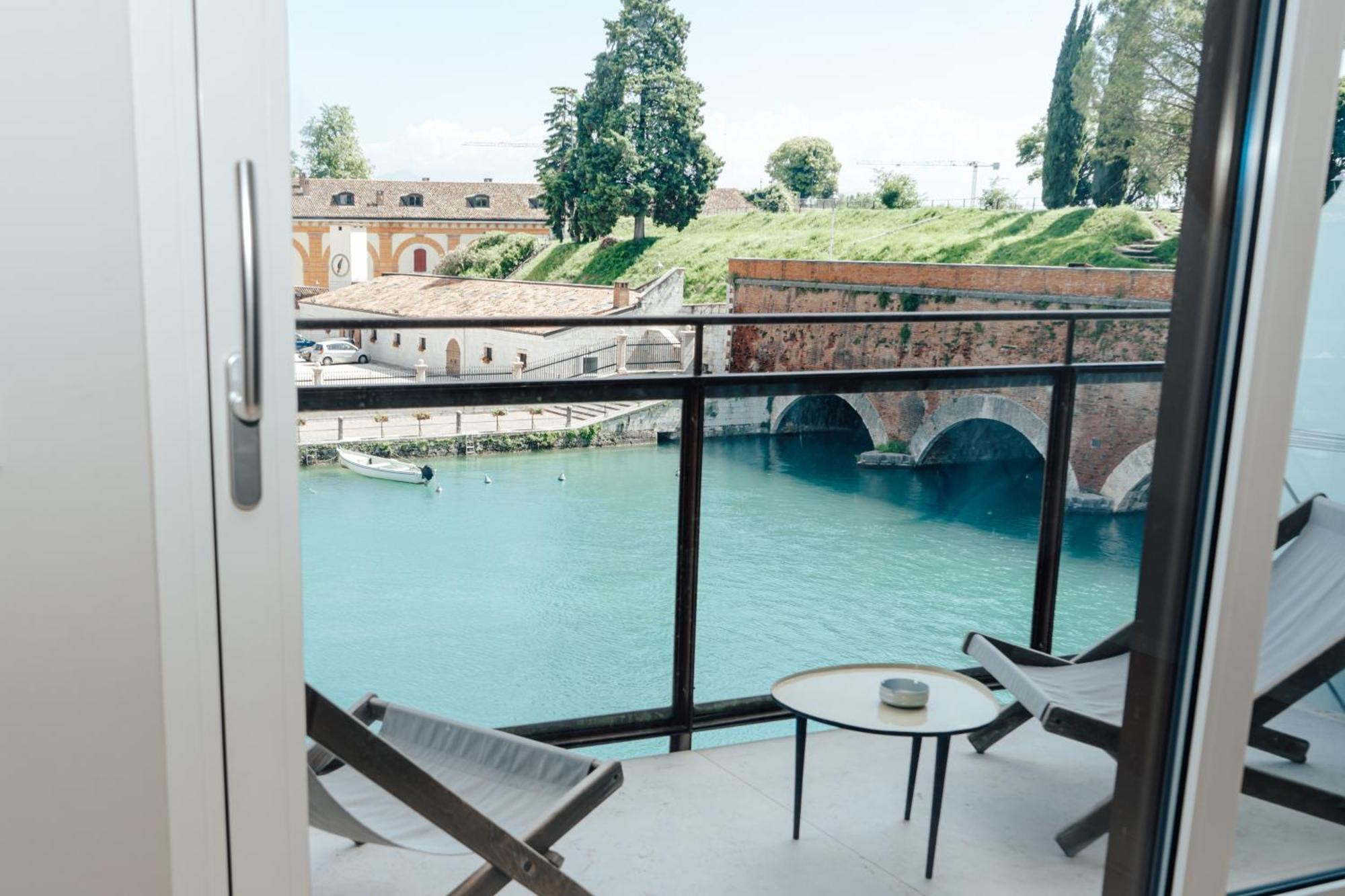 C House Peschiera del Garda