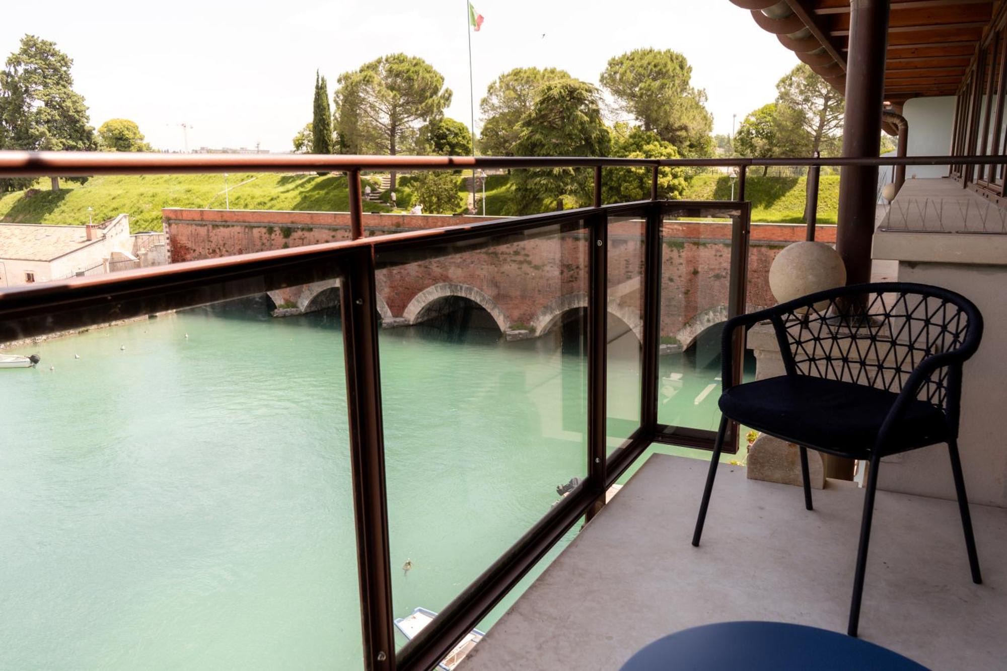 C House Peschiera del Garda